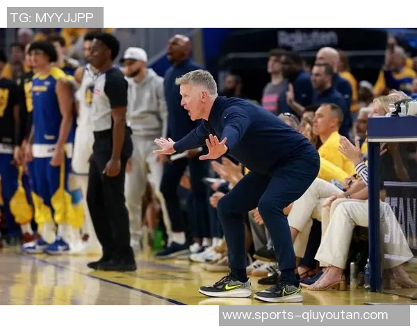 科尔阐述二阵容控球策略强调多控球手的重要性与霍福德的独特优势 科尔阐述二阵容控球策略强调多控球手的重要性与霍福德的独特优势