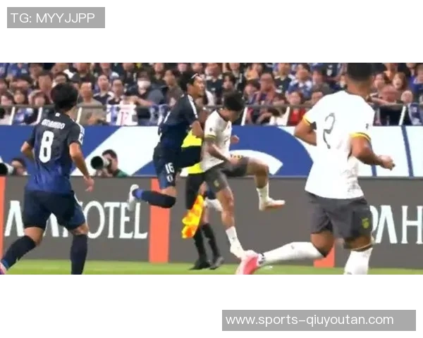 神奇扑救!王大雷在第18分钟成功挡住叶楚贵的近距离头球射门 神奇扑救!王大雷在第18分钟成功挡住叶楚贵的近距离头球射门