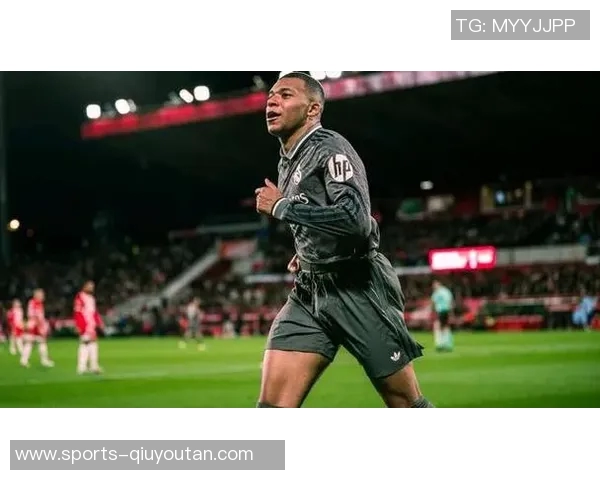 恩里克赛后赞伊桑姆巴佩表现出色为绝平进球喝彩