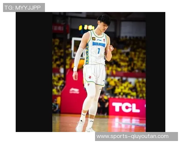 曾凡博强调团队协作的重要性每位球员都需与核心球员紧密配合