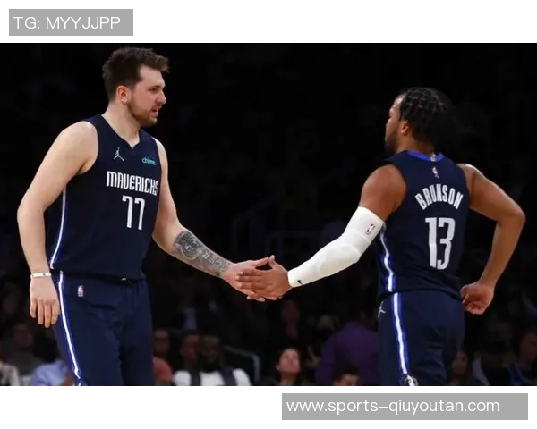 八村塁谈与东契奇的友谊:年龄差距让我们相处更加轻松自然 八村塁谈与东契奇的友谊:年龄差距让我们相处更加轻松自然