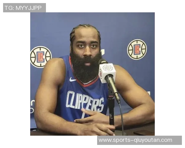 哈登半场表现低迷仅得1分却送出10次助攻展现团队精神 哈登半场表现低迷仅得1分却送出10次助攻展现团队精神