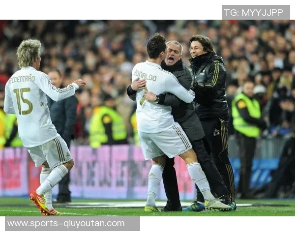 罗伊斯重返多特主场感慨万千出任俱乐部大使心系家园